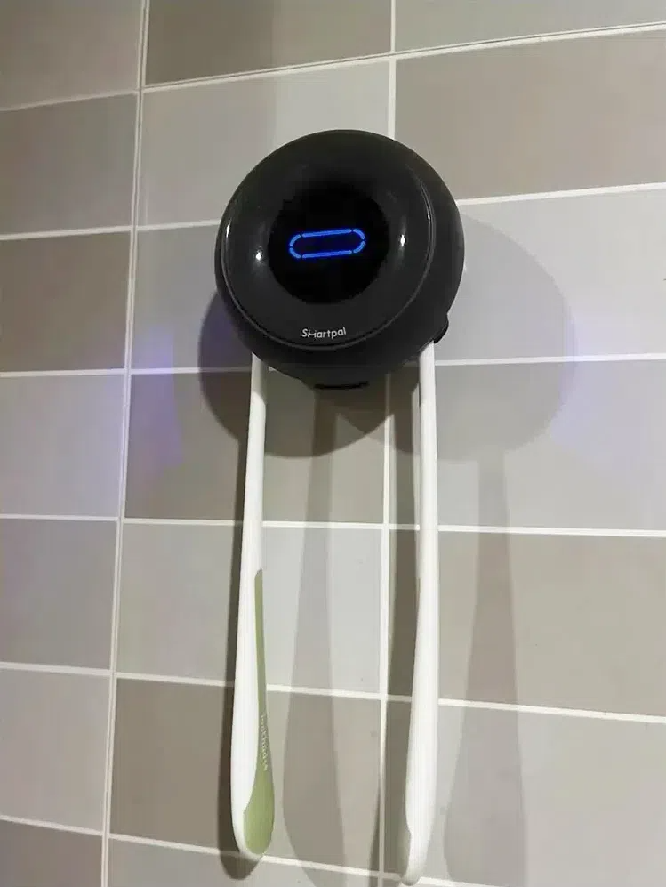 Black Smartpal Wall Mount UV Toothbrush Holder with two toothbrushes